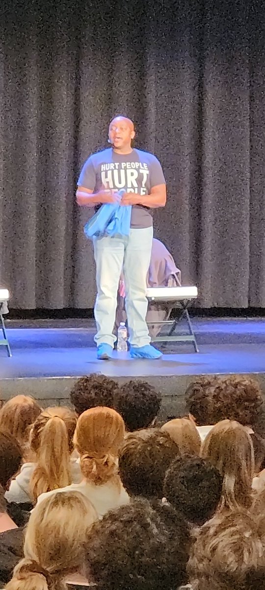 Great speaker today! #PoPride <a href="/RHSPrincipalNJ/">Travis Smith</a> @ramapo_guidance