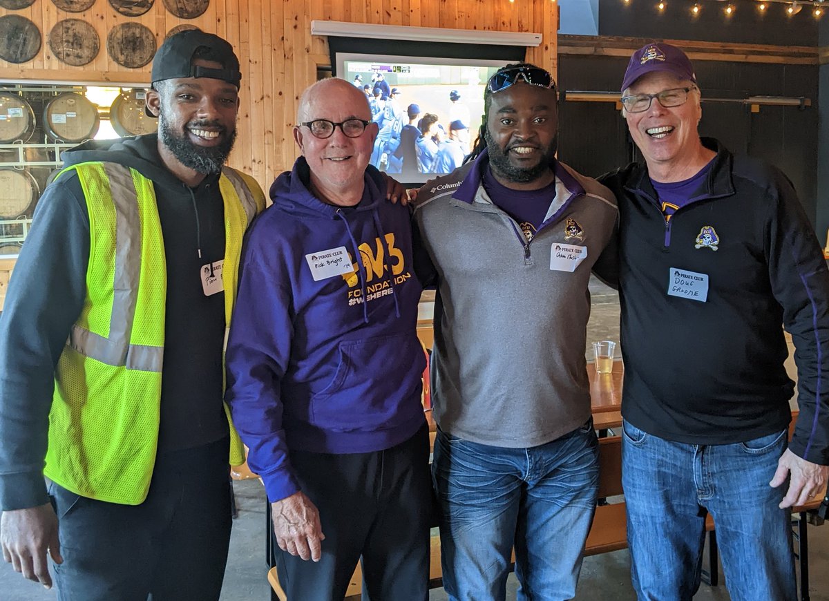 CoachRickBright's tweet photo. Great seeing @ECUCoachHouston , @HV3_Golf , new &amp; old @ecu 🏴‍☠️s last night in Charlotte. The love 🏴‍☠️s have for each other is special. Great meeting 🏴‍☠️🏈 #PBell , seeing @kodamayne23 but missed our SIL @White__buffalo . Always great being with former CharMeck 🏴‍☠️ Prez as well. https://t.co/ls6ynjAjNa