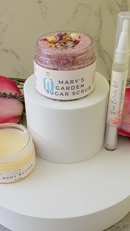 PamperedLife1's tweet photo. A Mother's hands are always busy, and her work is never done. 

Prepping, praying, planning, and caressing everyone. 

Give her hands a rest this Mother's day.

One winner will receive a limited edition "A Mother's Hands" bundle with everything to rest h… https://t.co/rwfOkRW75e https://t.co/UUog3lfd9k