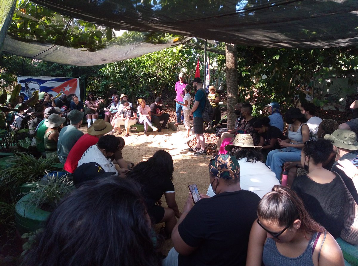 Visita de grupo de solidaridad con #Cuba al organopónico El Estadio en el Municipio #SanctipíritusEnMarcha #AbajoElBloqueo <a href="/DeivyPrezMartn1/">Deivy Pérez Martín</a> <a href="/Dermis59954572/">Dermis</a> <a href="/ArleyHe87711240/">Arley Hernandez</a> <a href="/CalaMerquiades/">Merquiades Pérez Cala</a> <a href="/JulioLu36970211/">Julio Luis</a>