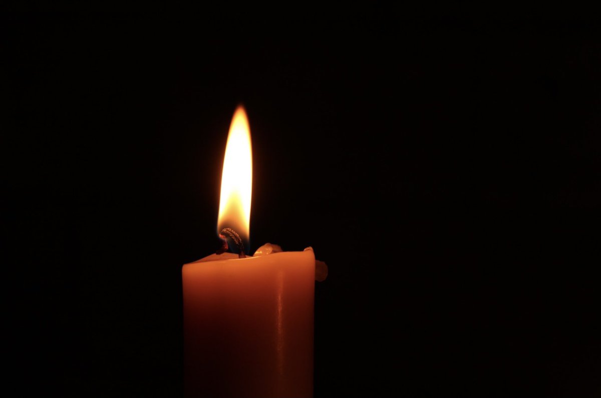 MariannMeedWard's tweet photo. Last night, a very young member of our community died during a tragic incident at Burlington Central Public School. I am absolutely heart-broken and devastated, and on behalf of my Council colleagues and the City of Burlington, we are sending our deepest condolences and sympathies to the family, loved ones and everyone impacted by this tragedy. We are a community in mourning. We stand together and our thoughts are with the family, the community, the school board, and the first responders who answered the call last night.