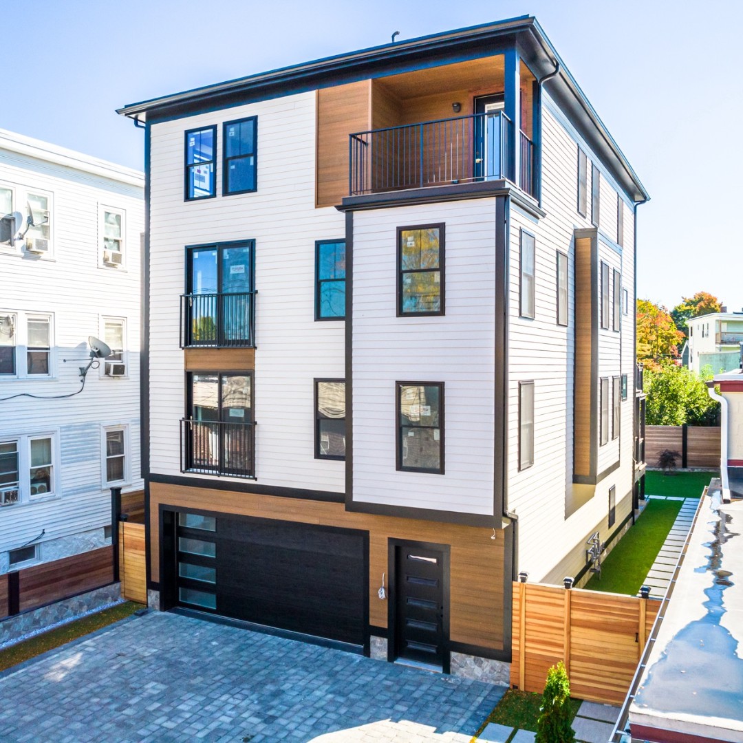 Flow_Design_'s tweet image. FlowSpotlight: 
We were commissioned to design a two-family dwelling on an empty lot that required both zoning and conservation approvals. The former design was too typical, but we were up for the challenge. It took us 3 years to complete the project, but the result was worth it.