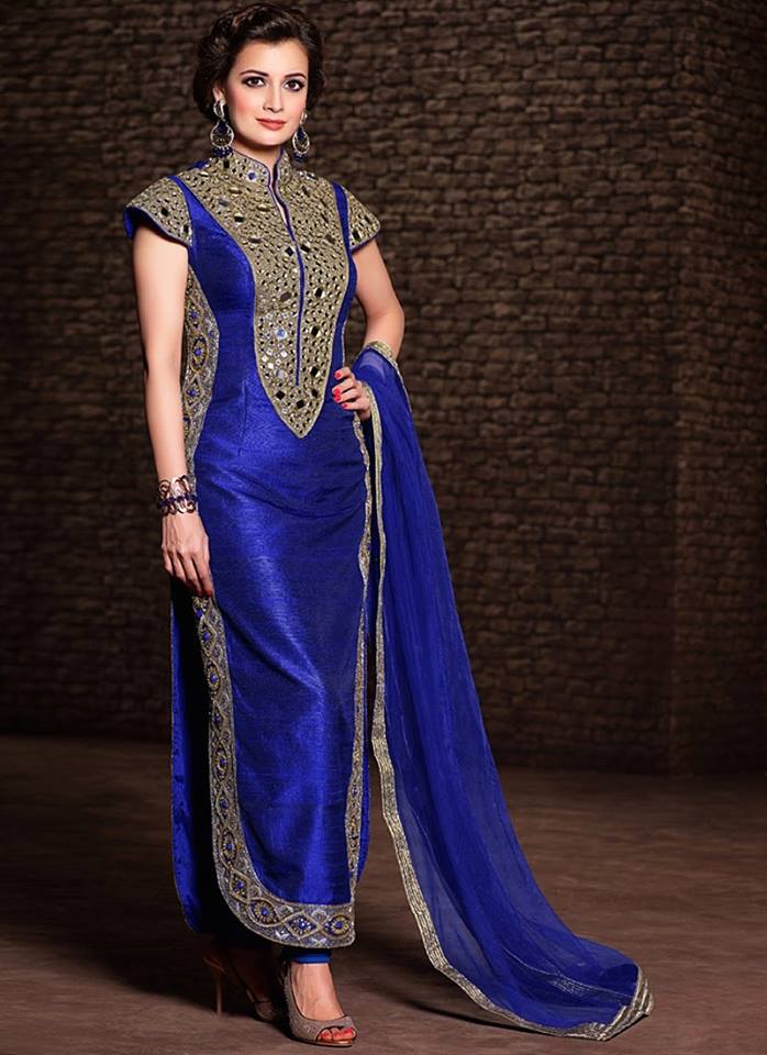 Asian_CoutureUK's tweet image. Make a Statement on Your Big Day with Asian Couture's Stunning Wedding Wear.
Shop online : asiancouture.co.uk/Fashion-Brands… 

#designerwear #desioutfits