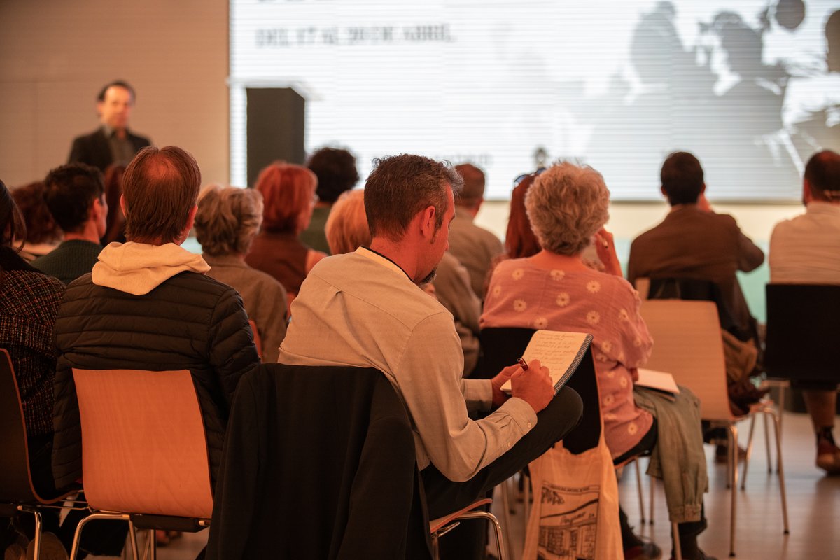 fundacionGSR's tweet image. ¡Más novedades en PARIX! Dos modalidades en los nuevos #cursos para la transformación digital en la cadena del libro:

✅ En línea.
✅ Híbrida: en línea + sesiones presenciales una vez al mes en @CasaLector @mataderomadrid.

➕ Más info en parix.es