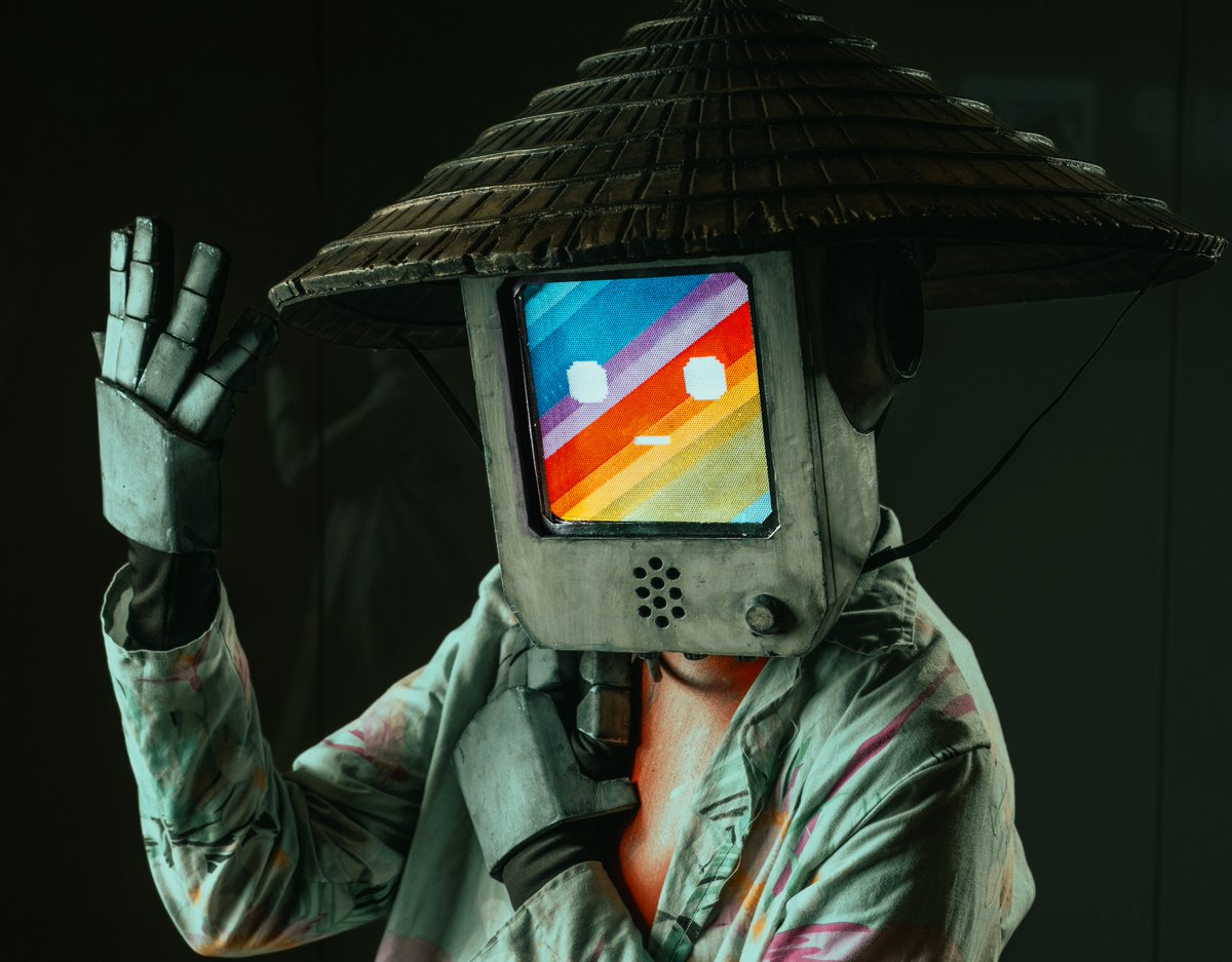 A wise French robot once said, "Around the World" (144x).

📷: CineStill Studio

#Stray #Straygame #StrayFanart #StrayCosplay