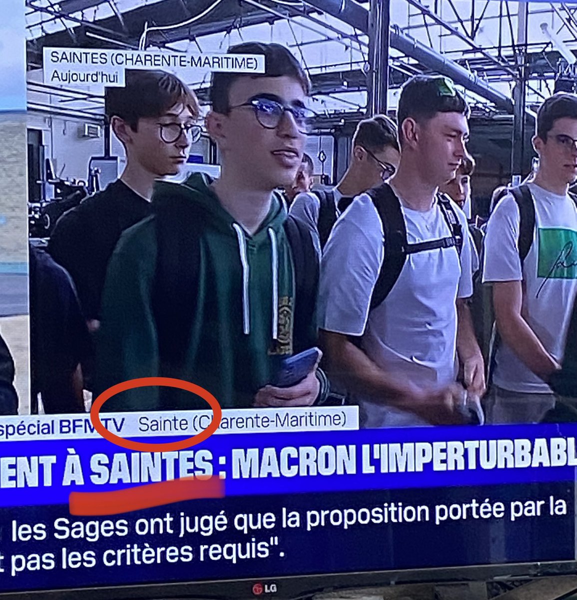 BRecours's tweet image. Il parlait de quoi manu …
Ah oui de scolarité 😂😂😂😂