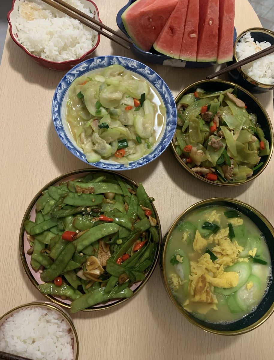 AidynBuck1's tweet photo. 闺蜜做了一大桌子好吃的🥰有没有来蹭饭的 嘻嘻😁 来一张自己拍照
有一说一这件粉色的开衫深得我心😌 https://t.co/oBM82tEWRL