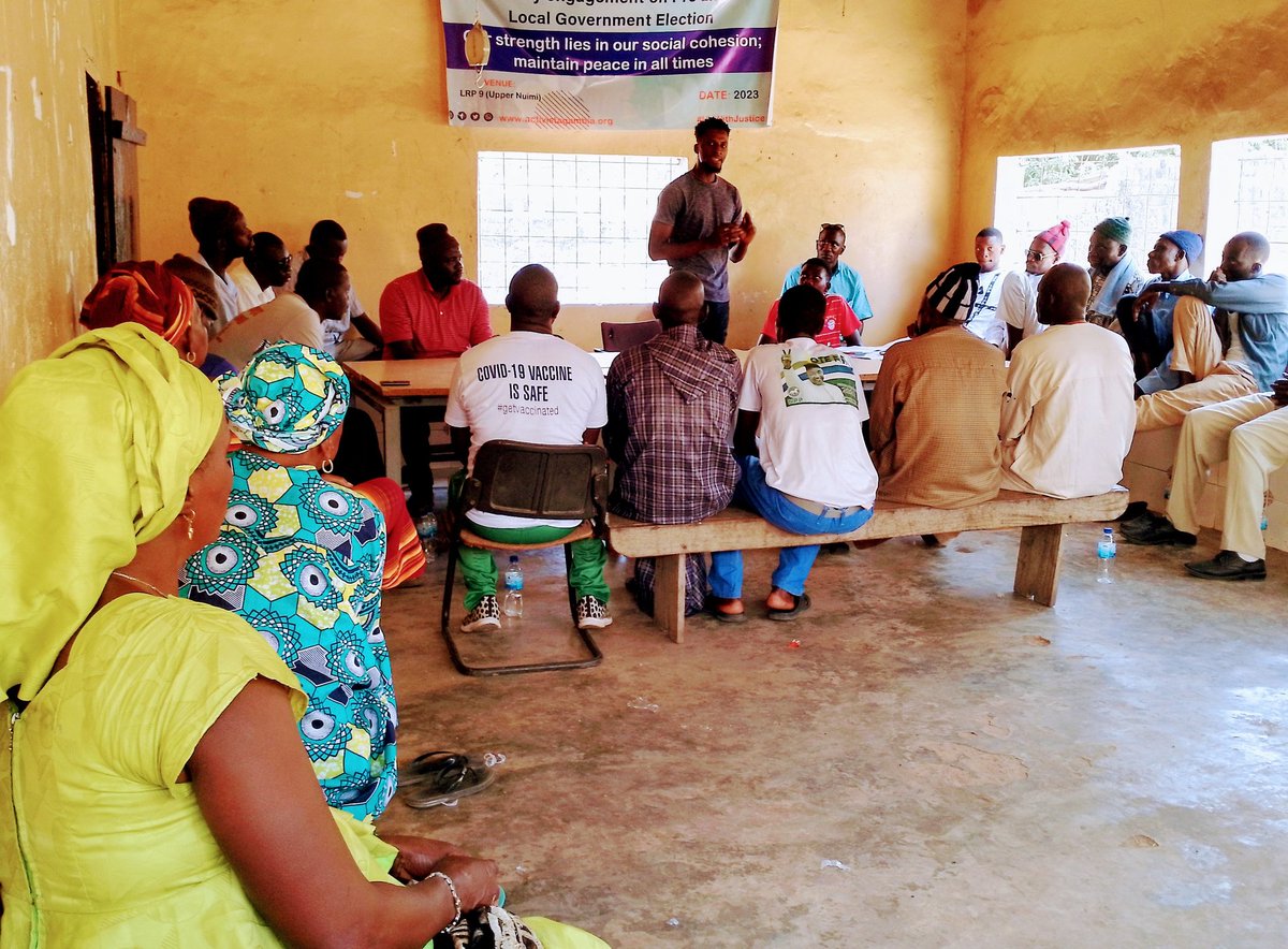 ActivistaGambia's tweet photo. Today, we are out here in Fass Omar Saho, talking #peace #voting #democracy and #human_rights. Our Program Manager, Cherno Gaye is the lead facilitator here. Great discussions, thanks to @ActionAidGambia. 

#CommunityPeaceBuilding
#VoterEducation https://t.co/NkpGI1r4xO
