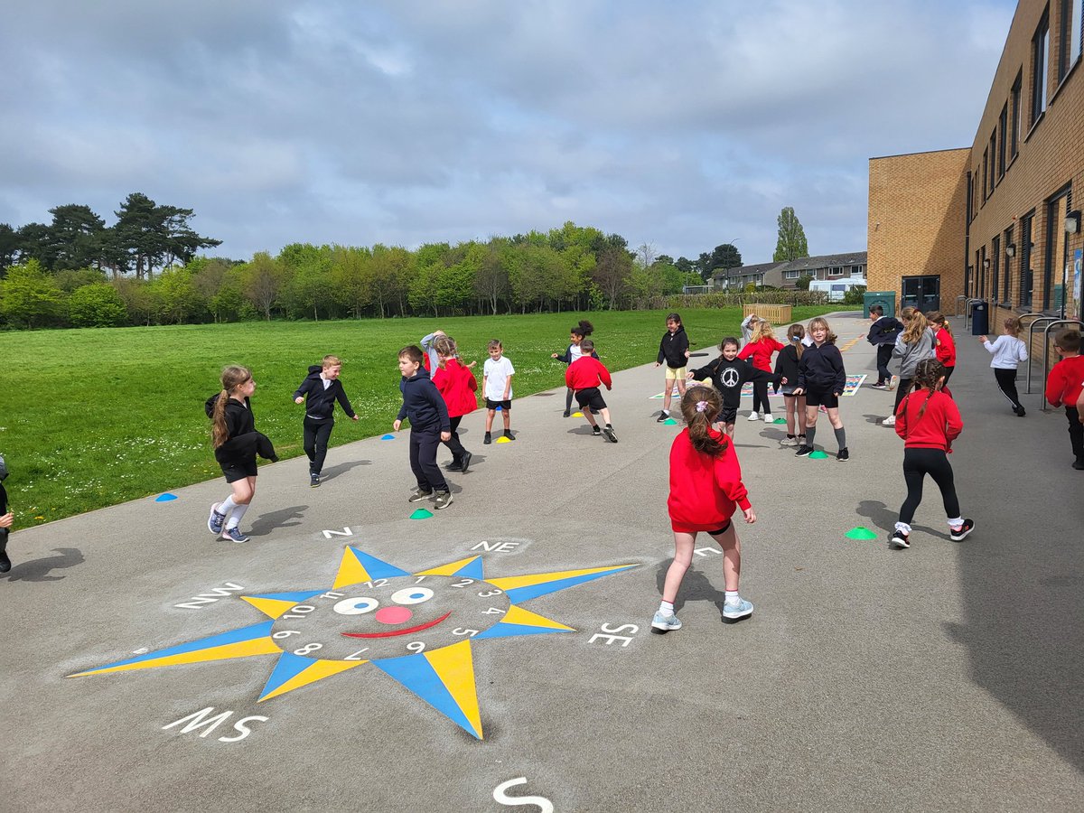 GCPYEAR2's tweet image. We've had great fun today learning about attack and defence in P.E with Alien invaders! @PrimaryGreat #gapped
