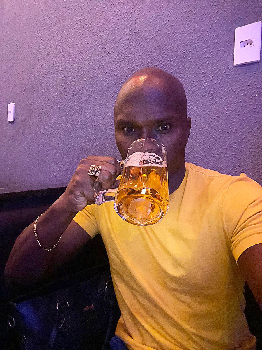 Worneinascimen1's tweet photo. AQUELE #TBT, QUE EU ADOREI ! 🔥🥵😌
.
.
.
.
.
.
.
.
.
.
.

#Tbt 
#PRETAO 
#NEGÃO 
#PRETINHODOPODER 
#CERVEJEIRO
#PRETO
#PINTOSAWARD 
#RIODEJANEIRO
#ERREJOTA 
#PELEPRETA 
#VIRAL https://t.co/6gsotOR16Z