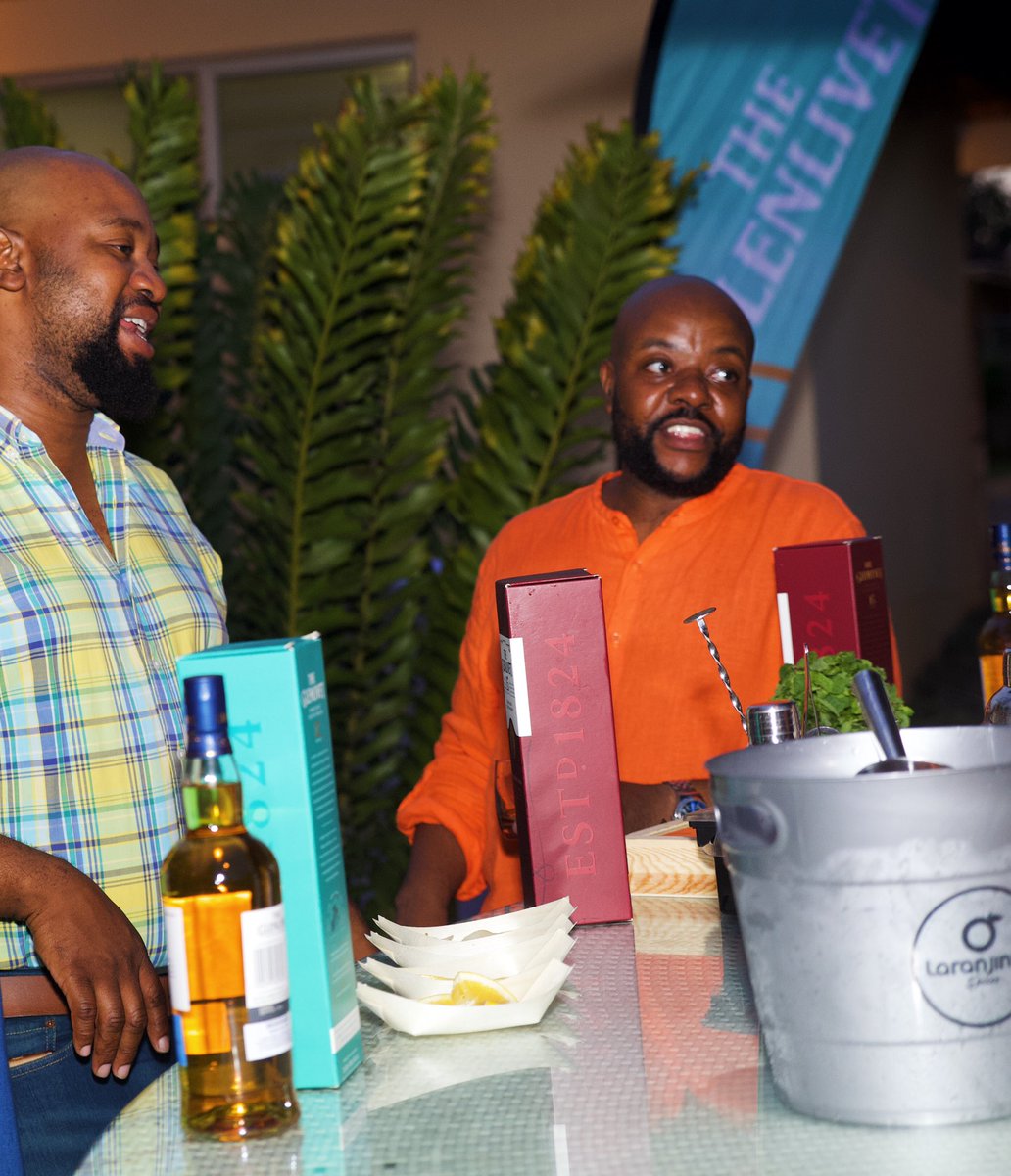 XipixiOfficial's tweet photo. #Xipixi Founder and Creative Director @toni_xipixi hosted a private and cozy cocktail event at his residence in Mozambique to celebrate the long partnership between XIPIXI and THE GLENLIVET. @TheGlenlivet 
#Xipixi
#TheGlenlivet 
#BreakTheStereotype https://t.co/vnkhBAL204