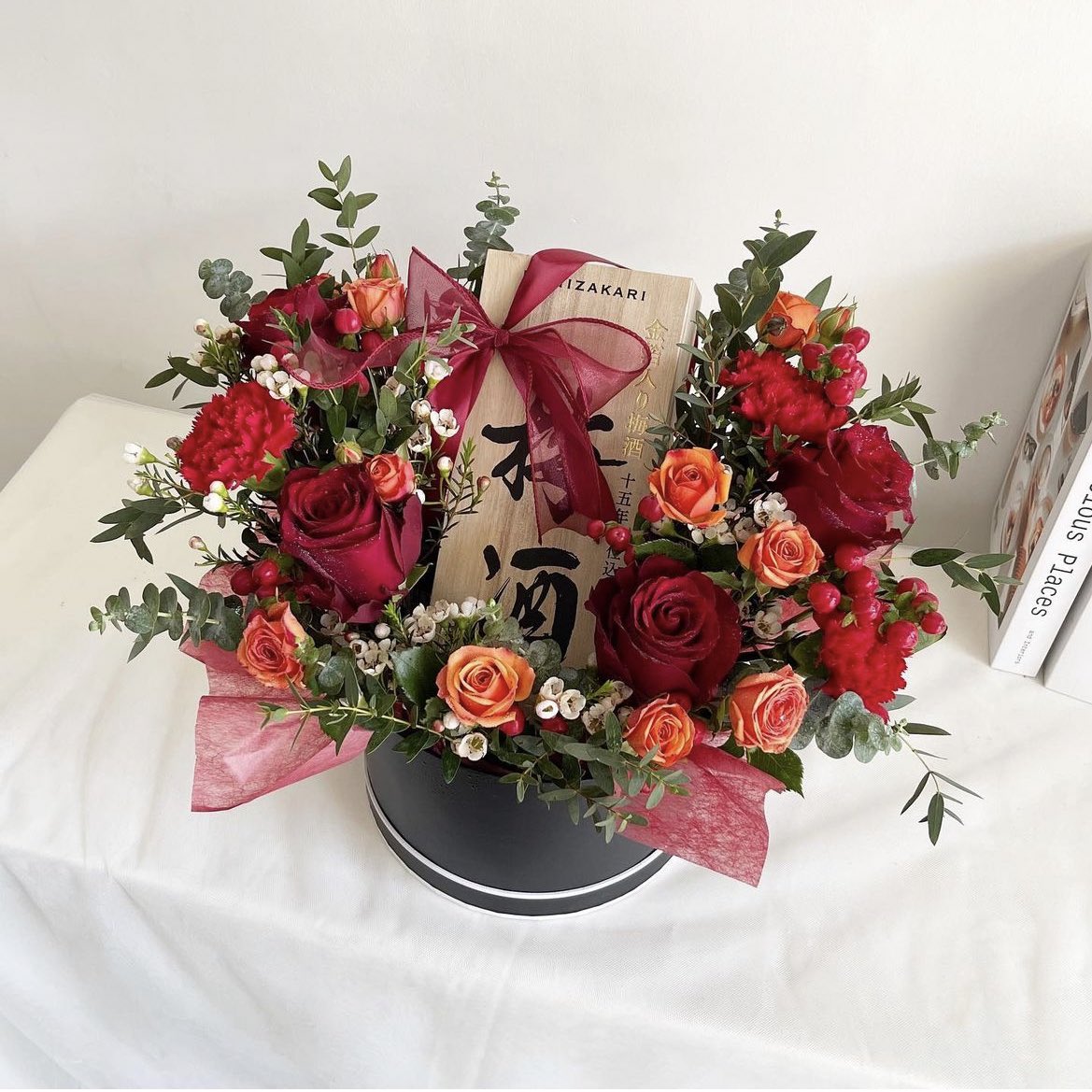 craftmade_bkk's tweet photo. ❤️Red &amp; Orange Tone Flower Box 🧡
order: @ craftmade

#flowerbouquet #ช่อดอกไม้ #ดอกไม้รับปริญญา https://t.co/LrvH3br4Jy