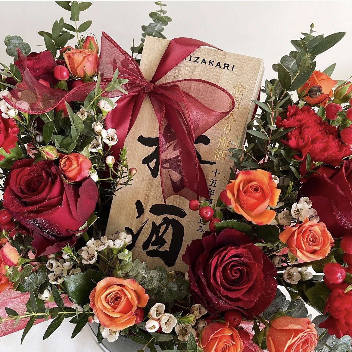 craftmade_bkk's tweet photo. ❤️Red &amp; Orange Tone Flower Box 🧡
order: @ craftmade

#flowerbouquet #ช่อดอกไม้ #ดอกไม้รับปริญญา https://t.co/LrvH3br4Jy
