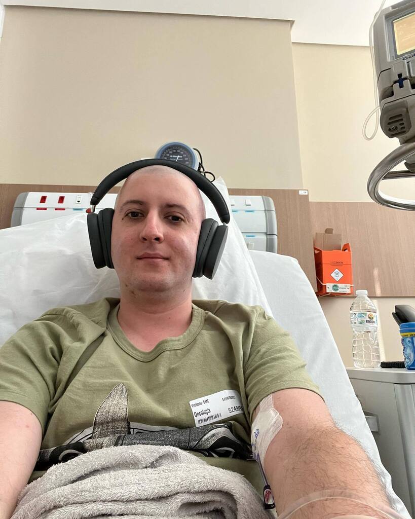 gmcavalheiro's tweet photo. Bald, beardless, exhausted…. But halfway done 😌 just a few more weeks and I’ll be good again! 

#cancer #chemo #hospital #cancertreatment #letsgo https://t.co/CZzFcuY0cG https://t.co/wWcxvn9Pos