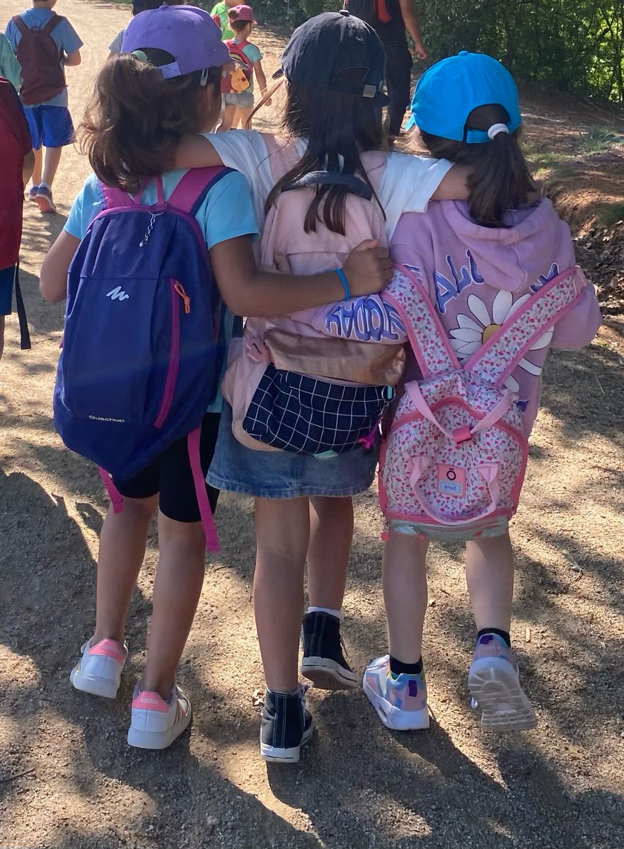 ECollserola's tweet photo. Avui els nens i nenes de 1r vam fer l'activitat "Visitem els parcs" amb el biòleg Pau. Hem gaudit de la natura i del nostre entorn!
#visitem #escolacollserola #natura #santcugat #comunitatmitjans https://t.co/Qflvi67ScS