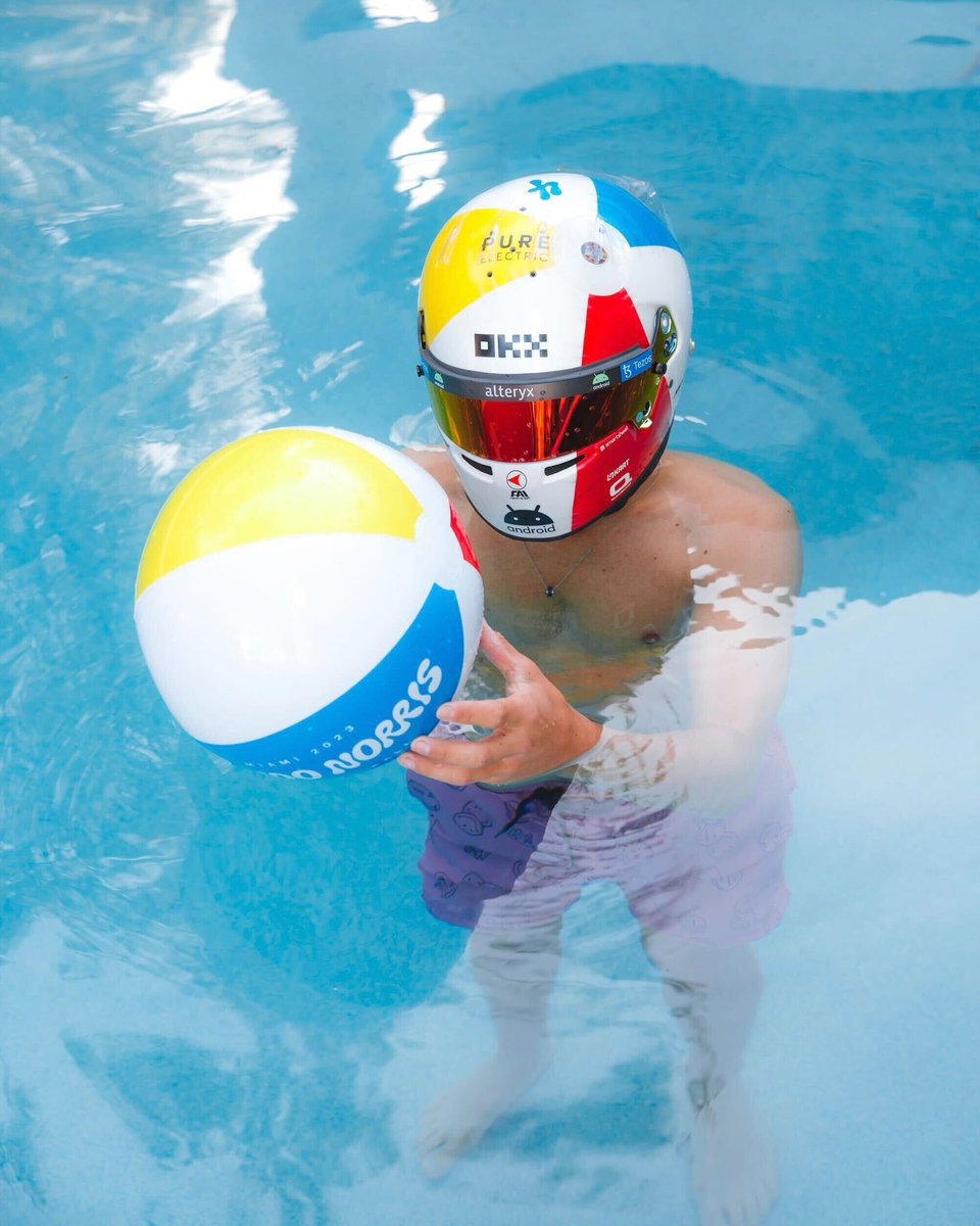 LandoNorris's tweet photo. Ball is life 🏖️ https://t.co/mxJWb0fL1J