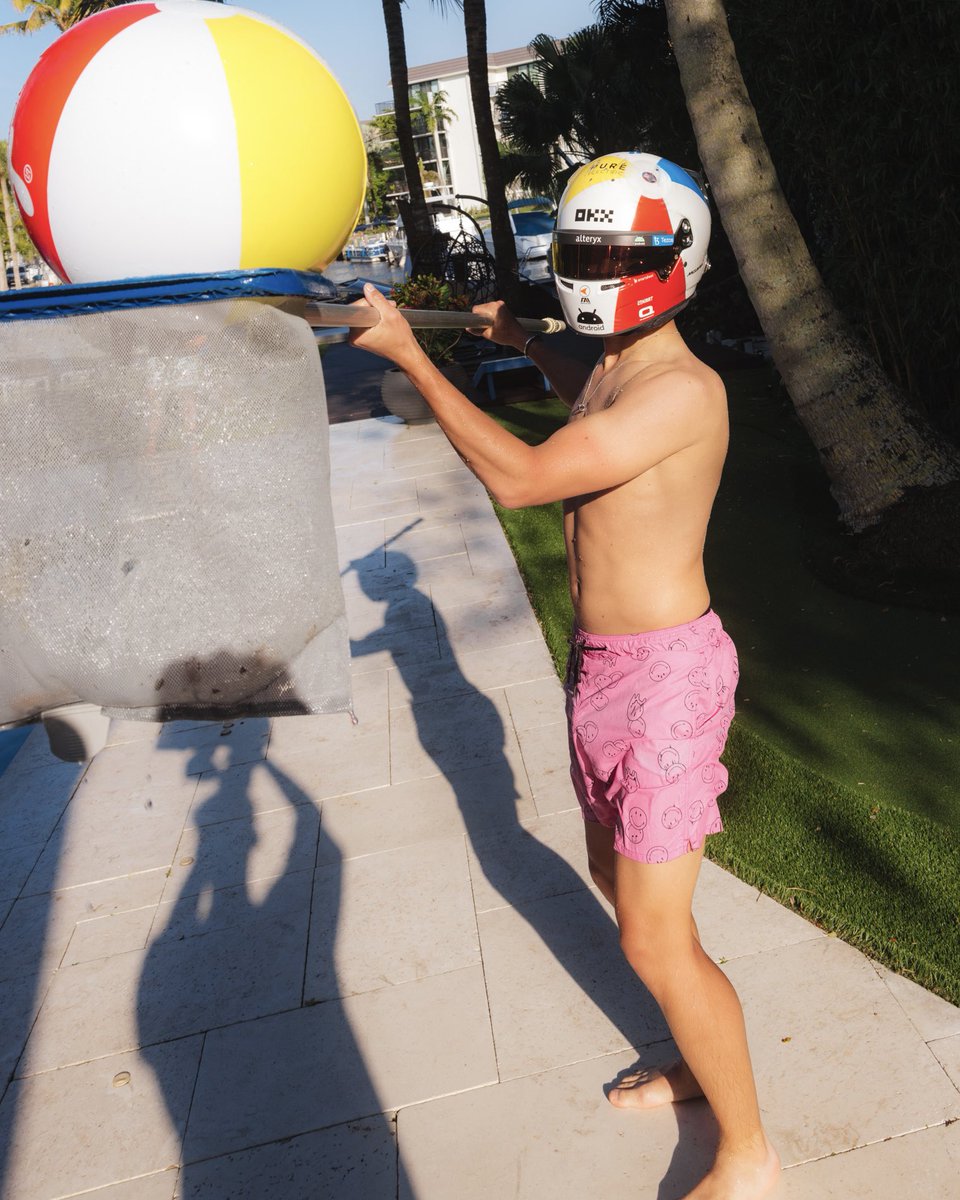 LandoNorris's tweet photo. Ball is life 🏖️ https://t.co/mxJWb0fL1J