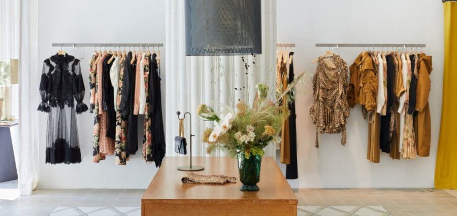 URfranchise's tweet photo. Renowned Armani Designer Opens Store in Santa Ynez

Read more: https://t.co/v6dES0OPiC

#ArmaniDesigner #armani  #SantaYnez #fashionstyle  #LARKIN #clothes https://t.co/jvbHpyCErh