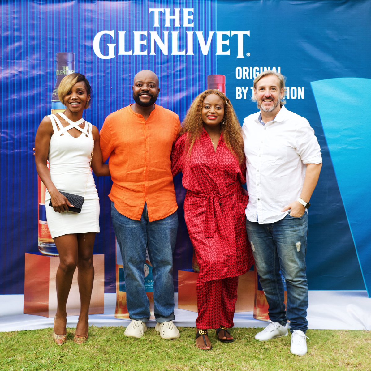 XipixiOfficial's tweet photo. #Xipixi Founder and Creative Director @toni_xipixi hosted a private and cozy cocktail event at his residence in Mozambique to celebrate the long partnership between XIPIXI and THE GLENLIVET. @TheGlenlivet 
#Xipixi
#TheGlenlivet 
#BreakTheStereotype https://t.co/3VCgdnlLPq