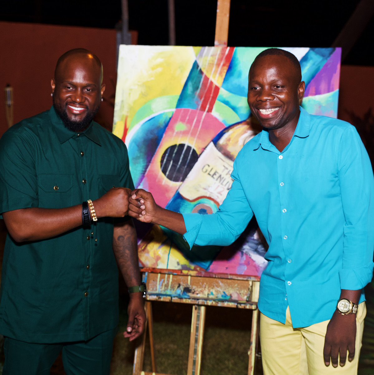 XipixiOfficial's tweet photo. #Xipixi Founder and Creative Director @toni_xipixi hosted a private and cozy cocktail event at his residence in Mozambique to celebrate the long partnership between XIPIXI and THE GLENLIVET. @TheGlenlivet 
#Xipixi
#TheGlenlivet 
#BreakTheStereotype https://t.co/vX4DbOnUoZ