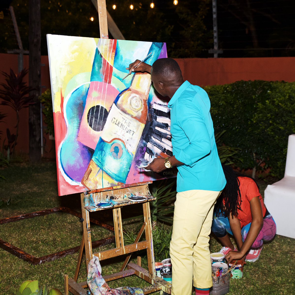 XipixiOfficial's tweet photo. #Xipixi Founder and Creative Director @toni_xipixi hosted a private and cozy cocktail event at his residence in Mozambique to celebrate the long partnership between XIPIXI and THE GLENLIVET. @TheGlenlivet 
#Xipixi
#TheGlenlivet 
#BreakTheStereotype https://t.co/vX4DbOnUoZ