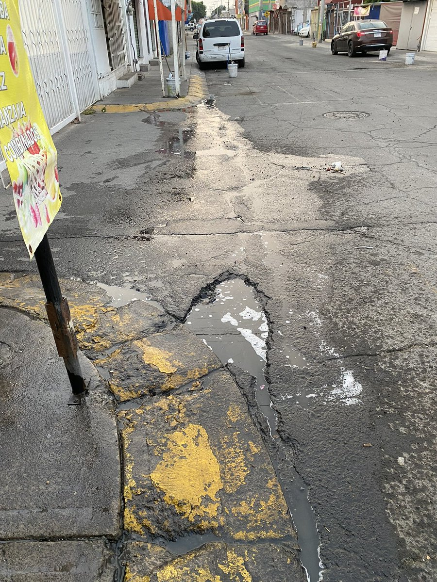 FranciCorderoo's tweet photo. @TecamacMex @vecinoheroes @AytoTecamac Pedimos su apoyo como población para la reparación de un bache en Bosques de Brasil a la altura de la 4ta privada https://t.co/Vl8lYFJCUk