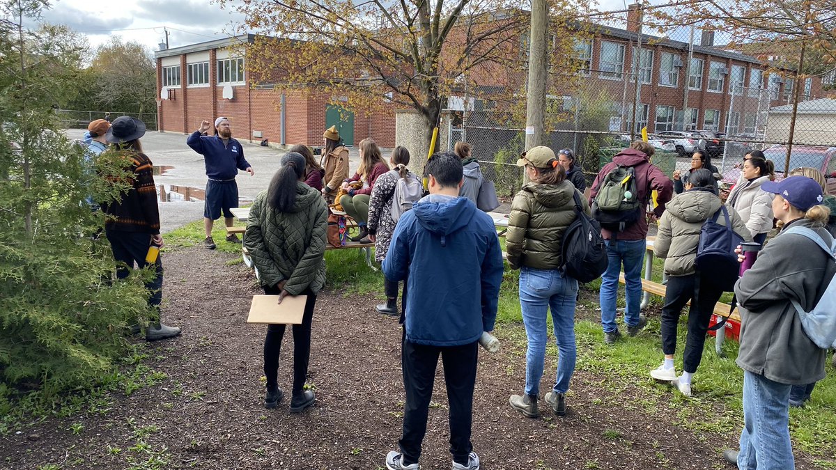 TOES_TDSB's tweet photo. A great start to the day of professional learning as we explore Joyful Learning through the Outdoors @WarrenParkOEC https://t.co/GSkuk2q2ro