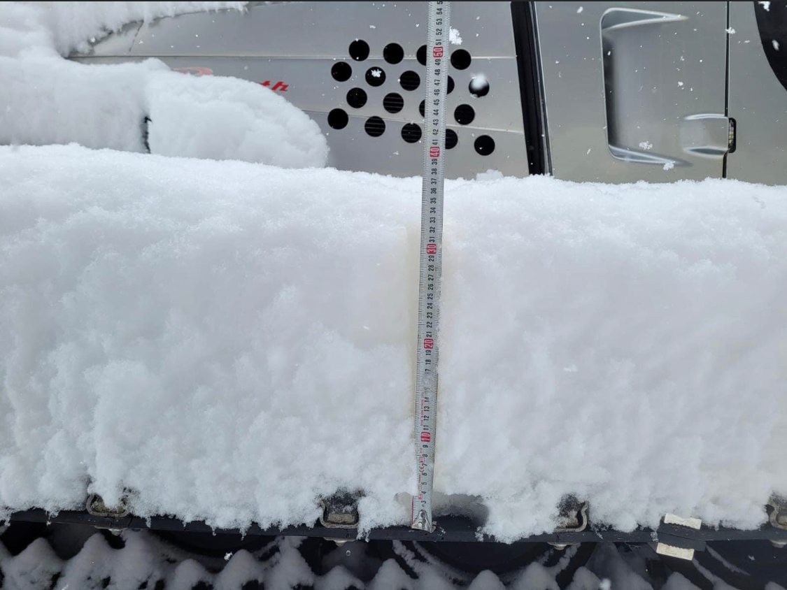 A foot of fresh stuff @Vald'Isère today - anyone going to take advantage??⁠
⁠
⁠
📸Val d'Isère⁠
#snowboard #snowboarding #mountains #snow #skiing #winter