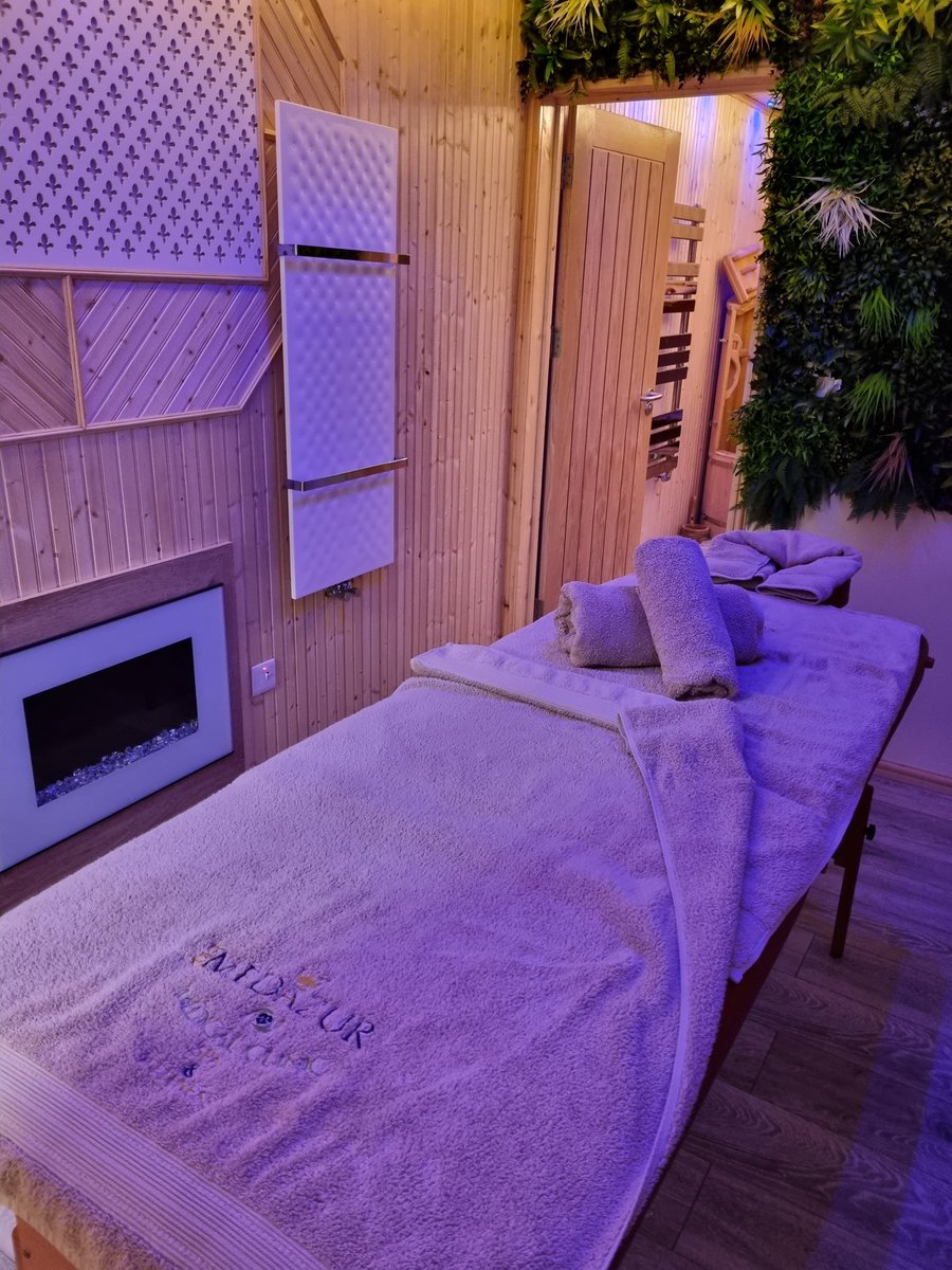 LondonPressure's tweet photo. "Massage day is the best day of my week." 

Book your massage today.
07459 67 97 37
pressurelondon@gmail.com 

Deep Tissue 
Swedish 
Aromatherapy 
Hot stone massage
Reiki Healing 

From Monday to Saturday
10am - 6pm
East London/ Leytonstone E11 3AA 
w: https://t.co/NlsVQFUbrU https://t.co/rrGzVxXtDH