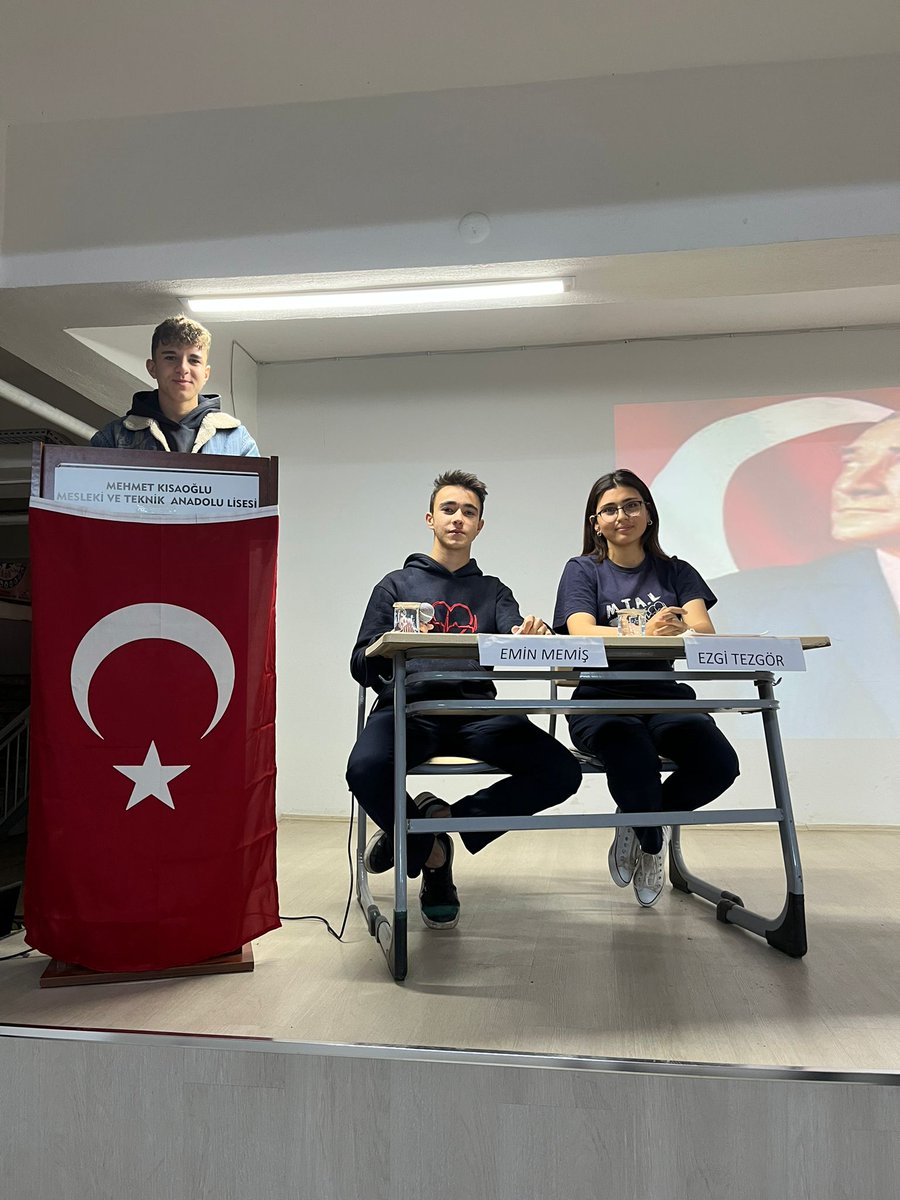 ArgeDenizli's tweet photo. Eğitimde Değerler Eğitimi Programı (EDEP) kapsamında planlanan Lise Panelleri,Tavas Mehmet Kısaoğlu MTAL'de gerçekleşmiştir.
Panelde vatanseverlik değeri ele alınmıştır.Öğrencilerimizi tebrik eder,öğretmen ve idarecilerimize teşekkür ederiz.
@tcmeb @denizlimem @ekicis20 
@YTEMEL3 https://t.co/ea83EsbLTA