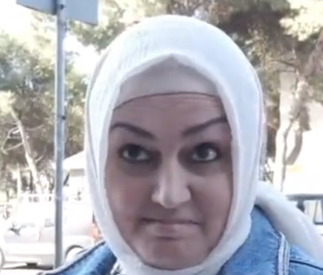 Bana cehaletin ve arsızlığın resmini çizebilir misiniz? Bu yüzü unutmayın. Bu yüzü gördüğünüz yerde yüzünüzü çevirin. Sağlık bakanlığı devreye girerek bu varlığı sağlık sisteminden derhal men etmeli. Nasıl olsa kıymet bilmiyor. #doktordövebiliyoruz