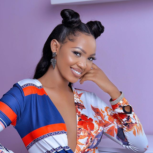 912CroozeFM's tweet photo. #TheAfricancountdown #Np Spanking New #SIMPLE_MAN by @Spicediana https://t.co/TB2wZfGQdI