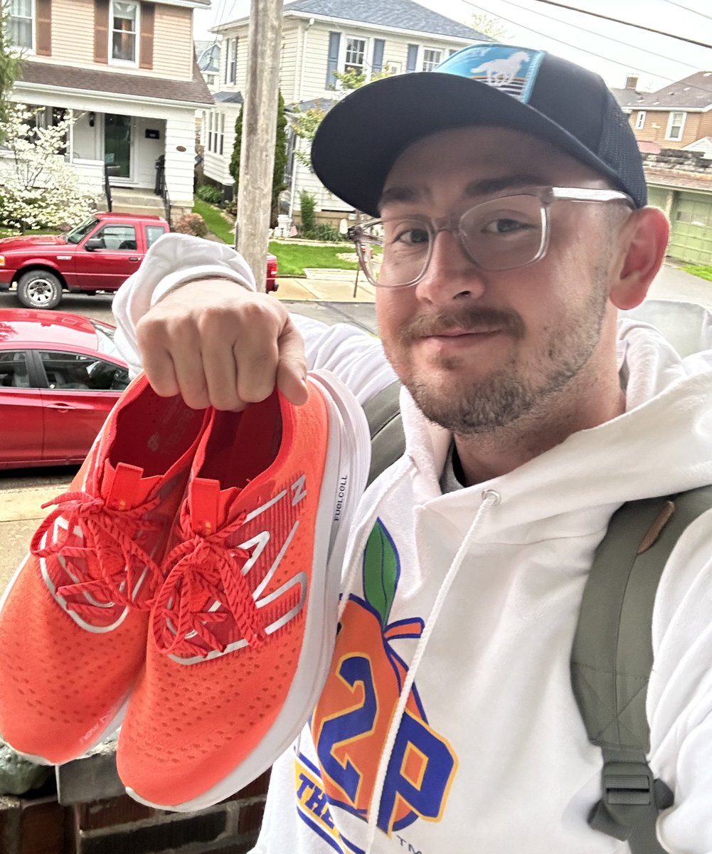 cale_berger's tweet photo. My training is complete ✅

Today is the day. The day I make 40-TD dash history. Thank you again to @GbMrunning for hooking me up with these sweet New Balance kicks &amp; getting me right for today’s Montucky Derby. 

Check them out on S. Aiken Ave in Shadyside! https://t.co/niZqxmB6tD