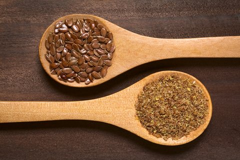 LoriShemek's tweet photo. To Help Optimize Gut Health:

If you are looking to create a healthier gut, try just 1/2 tablespoon of ground flax seeds. It can alter 33 different species of healthy gut bacteria - including an increase in the abundance of Bifidobacterium and Lactobacillus species, which are known to have powerful health benefits.

Regular consumption of ground flaxseed has beneficial effects on gut health which can contribute to improved overall health and disease prevention.