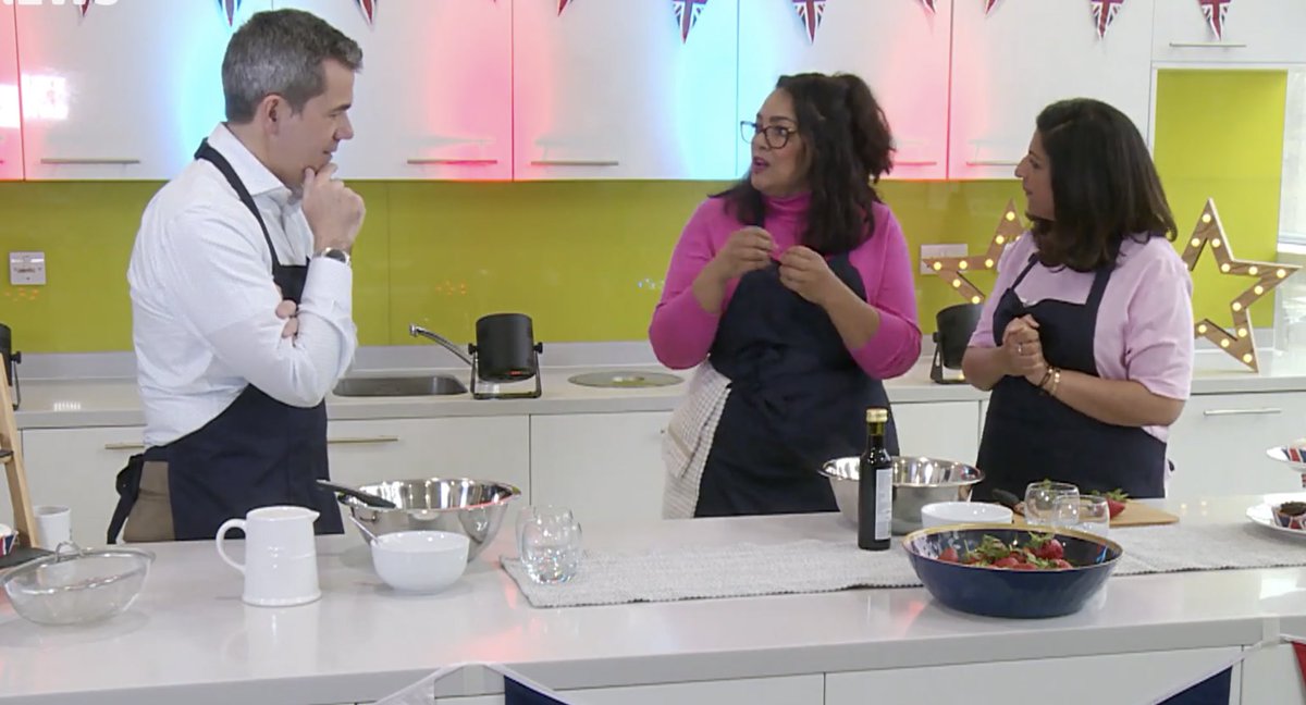 Master chef winner @shelinacooks gives @SangeetaITV and @mattteale some top tips for street food ahead of the King’s Coronation itv.com/news/meridian/…