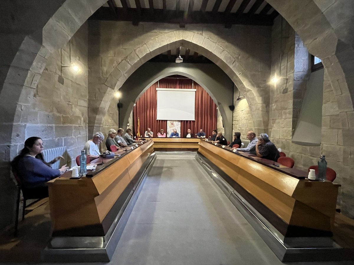 CCSolsones's tweet image. Exposició del @cexsolsones sobre les característiques dels #GR #solsonès #excursionisme