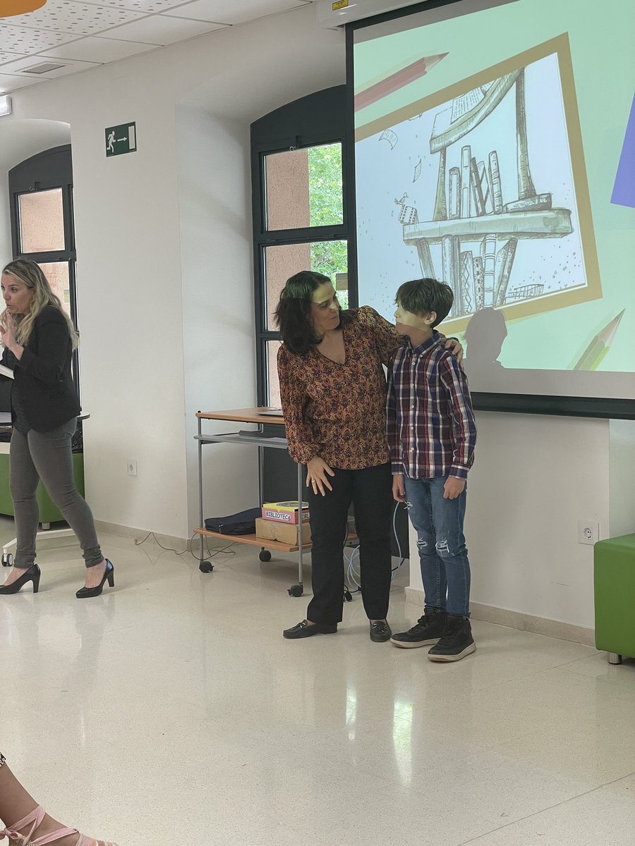 CPBTiernoGalvan's tweet photo. Hoy hemos estado en la final con Leo recitando dos poemas en la final del Concurso de Recitado de poesía en el @CRIFAcacias Lo ha hecho de maravilla!! Enhorabuena ! @revista360y5tr1 @ayto3cantos @AMPA_TG_3C #poesia https://t.co/4Bw3x9nYSl