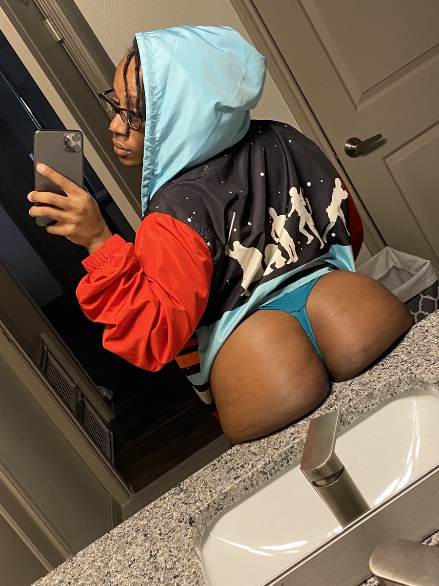 InnerGlacticHoe's tweet photo. HE SAID GIVE HIM EVERY UNDER THE STAR WARS HOODIE🤭 #HAPPYSTARWARSDAY https://t.co/V2s2hkwDsQ