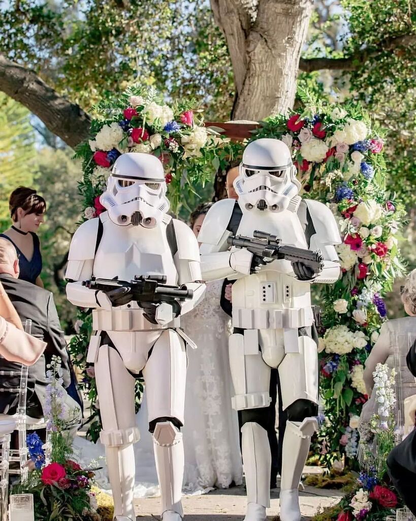 May The Fourth Be With You! This Star Wars themed wedding will be a forever favorite. 

Design, Planning, Floristry: @burlapandbordeaux
Venue: #rockwoodwomanclub
Catering/Cake: @catering_connection 
Gelato Cart: <a href="/tondigelato/">Tondi Gelato</a> 
DJ &amp; Photobooth: @djzekesb 
Photography: <a href="/rewindp/">Salvador Manuel</a>…