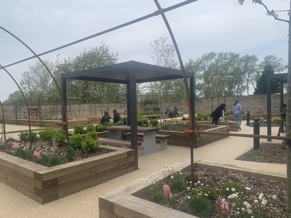 UWE_SPE's tweet photo. Wonderful to see our new @UWEBristol restoration gardens open today to provide a space to support student and staff wellbeing (and our research!). 👏👏 👏 Estates and grounds team! @yardenwoolf @samkyei__ @rebecca_reece3 https://t.co/K5SwGGBOXi