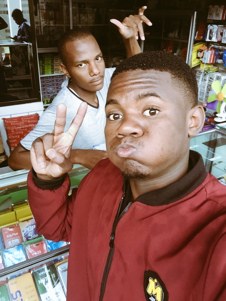ByFuraha's tweet photo. Binty kama unahisi humpendi au uoni mchango wake kwako kwann umruhusu aendelee kuwekeza hisia zake kwako zaidi muache mapema ikiwezekana pale anapo kujulisha kuwa anahisia na wewe #chukuwa hii itakusaidia https://t.co/dbR9PdGMbn