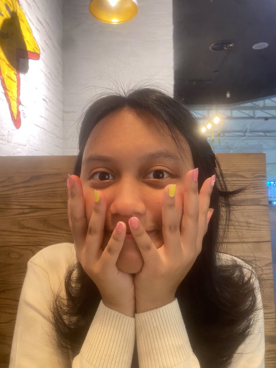 nyflander's tweet photo. My bubbly and adorable girlfriend >.< https://t.co/DlVMc9nHmE