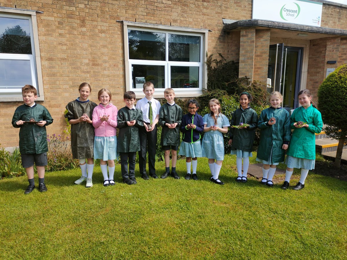 CrescentSchRug's tweet image. Year 5 went wild in Nature Craft Club this lunchtime, when they made these adorable hedgehogs from mainly natural resources. We couldn’t resist sharing them on our social media! #crescentschool #naturecraft #hedgehogs