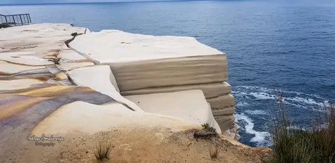Hello my good people! Did you know that there's a rock known as Wedding Cake located in Royal National Park Sydney?
#sydney
#weddingcakerock