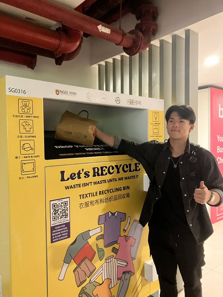 Aloyporridge's tweet image. Did you know that if our waste levels continue at this rate, Singapore may explode in 5-7 years? I made that up, but you should still recycle. It&apos;s not that hard, just chuck your unwanted clothes in a #cloop bin. #clooprecyclingbin #closethefashionloop