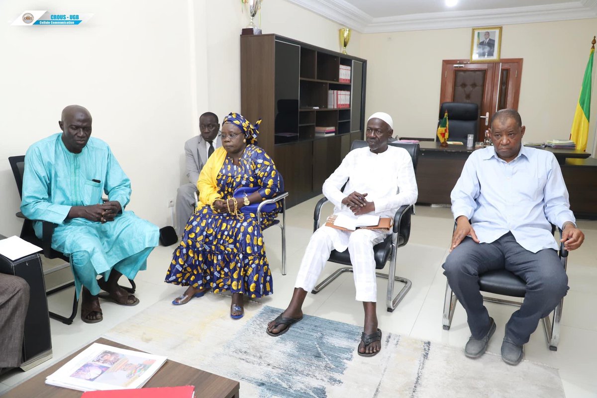 UgbCrous's tweet photo. Leur disponibilité à accompagner le directeur dans la réussite de sa mission.
    Le directeur dans sa gestion participative et inclusive a invité l’association à prendre part aux activités organisées par le CROUS et à s’inclure davantage dans la cohésion sociale. https://t.co/0X4ojpsjk1