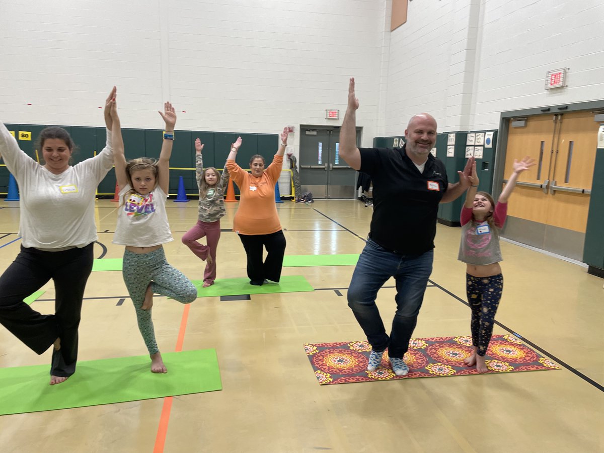 AISPrincipal's tweet photo. Thank you to our 3rd-5th grade families who attended AIS Family Yoga Night! It was a great event! #AISPride #Yoga #Mindfulness @Danburyk12 @SuperDanburyk12 https://t.co/xu7ucp1Zfc
