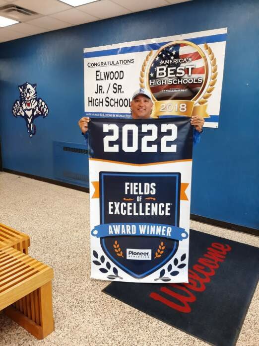 CONGRATULATIONS Sammy Mireles FIELD OF EXCELLENCE AWARD WINNER! 😎🥳#PantherPride <a href="/elwoodpanthers1/">Elwood Athletics</a> <a href="/elwood_hs/">Elwood Jr/Sr HS</a>