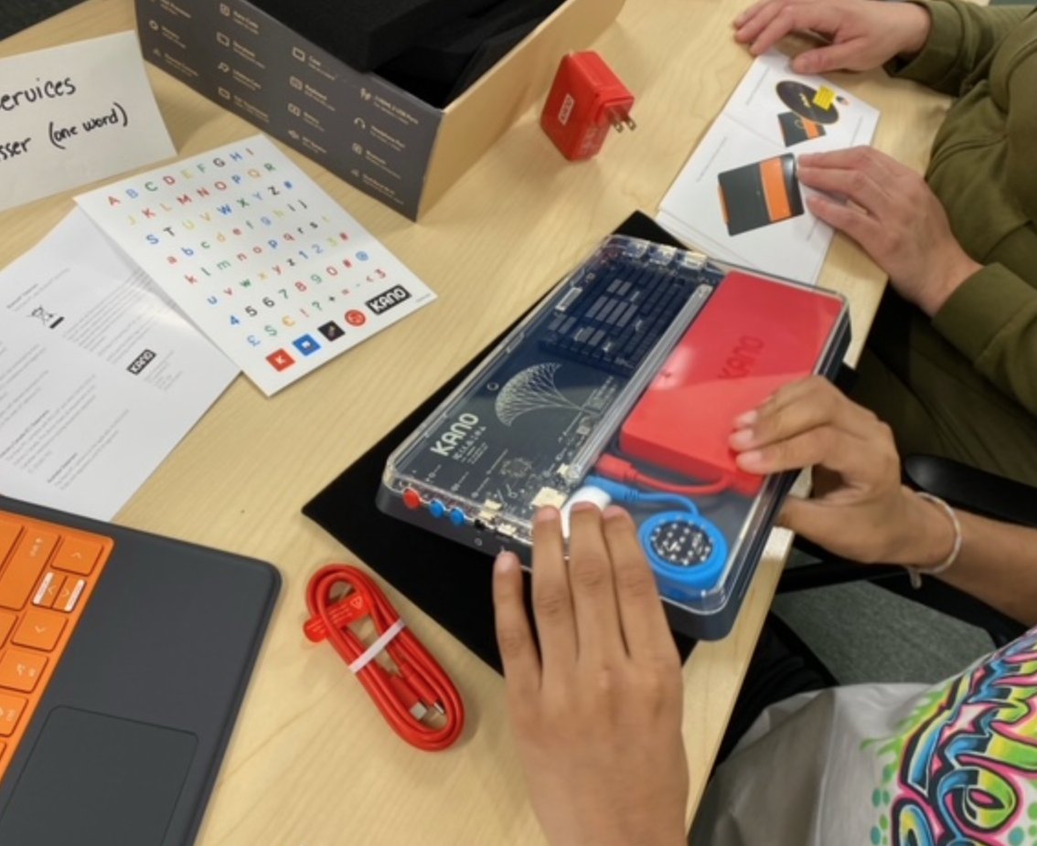 MMartConsult's tweet photo. Sharing #moments from #RemakeDays #SuncoastRemakeDays #BuildCodeGo 2023 with #families building #computers, learning basic #code, and #CloudComputing. The build begins! @ThePattersonFdn @SuncoastCGLR @CFSarasota #digitaldivide #digitalinclusion #digitalequity https://t.co/rCAoFKTikT