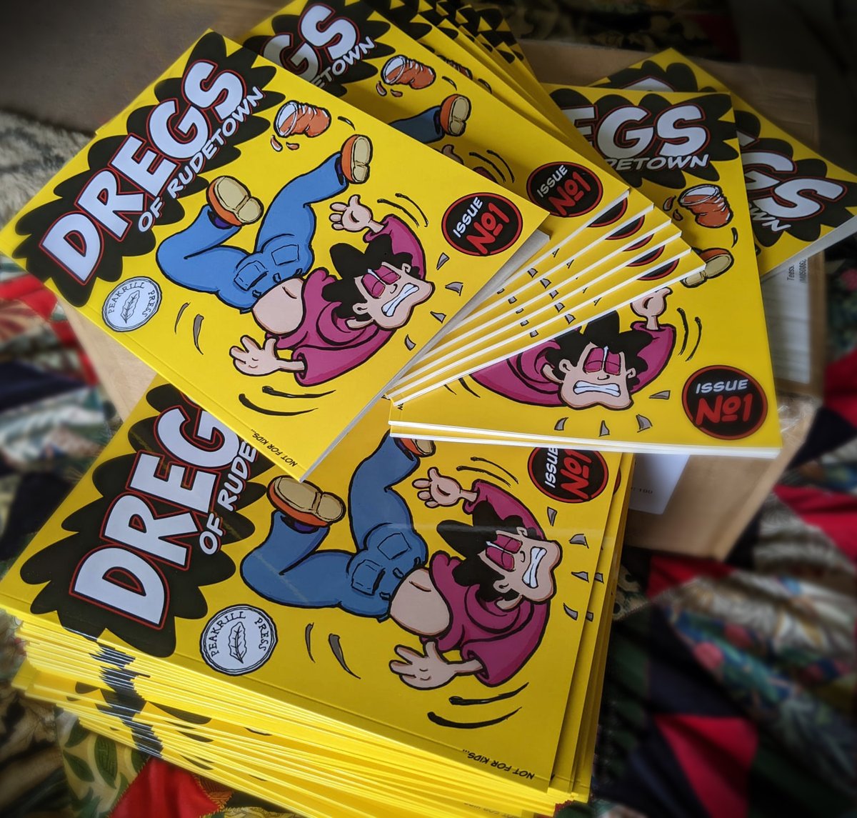 christhebarker's tweet photo. Ooh. #dregsofrudetown comics have arrived at @PeakrillPress Towers!
If you backed the project you are one step closer to receiving your copy… If you didn't back it but would be interested in buying a copy, drop us a message and we'll keep you in the loop once sales are set up. https://t.co/JuNcTFADuW